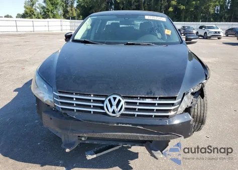 2013 Volkswagen Passat Se z USA, uszkodzony, nr VIN 1VWBP7A30DC106701